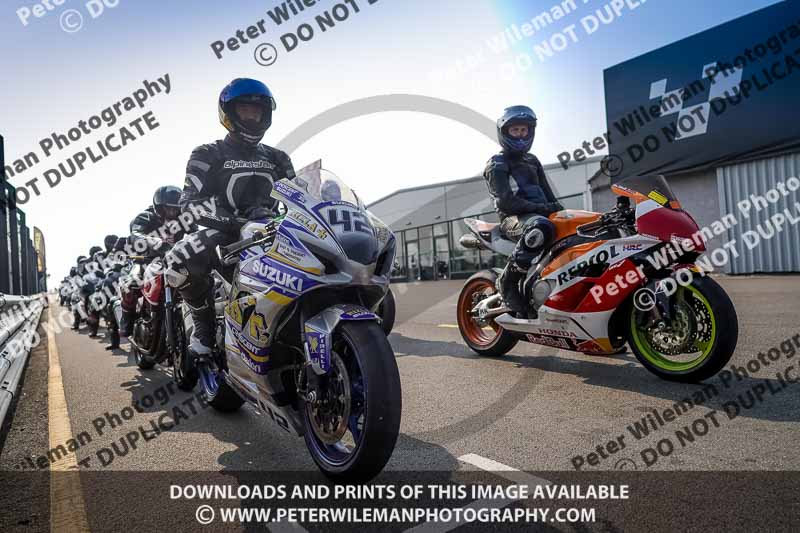 donington no limits trackday;donington park photographs;donington trackday photographs;no limits trackdays;peter wileman photography;trackday digital images;trackday photos